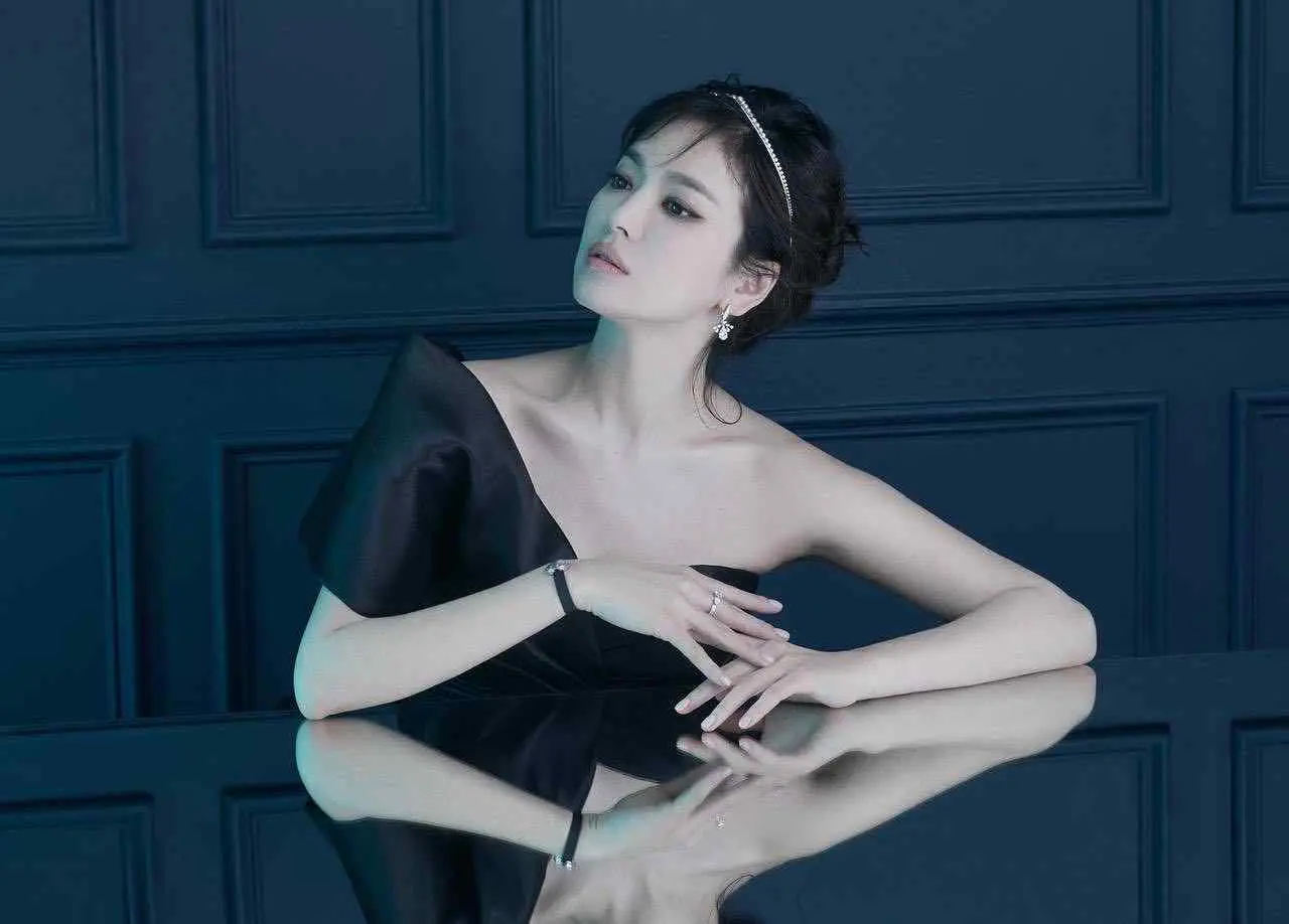 Song Hye Kyo - song-hye-kyo-sexy-39.webp